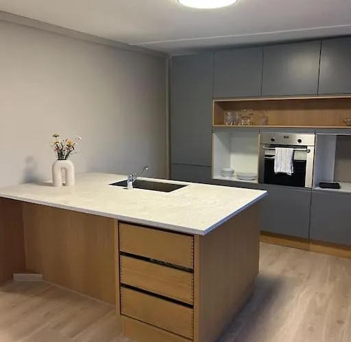 Sentralt Hus Med Egen Parkering Apartamento *