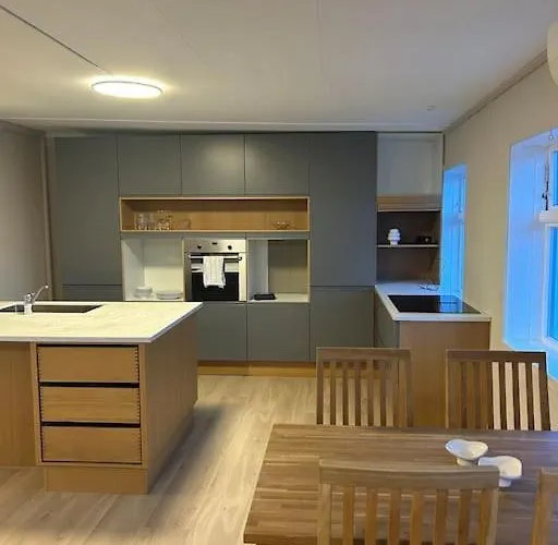 Sentralt Hus Med Egen Parkering * Egersund